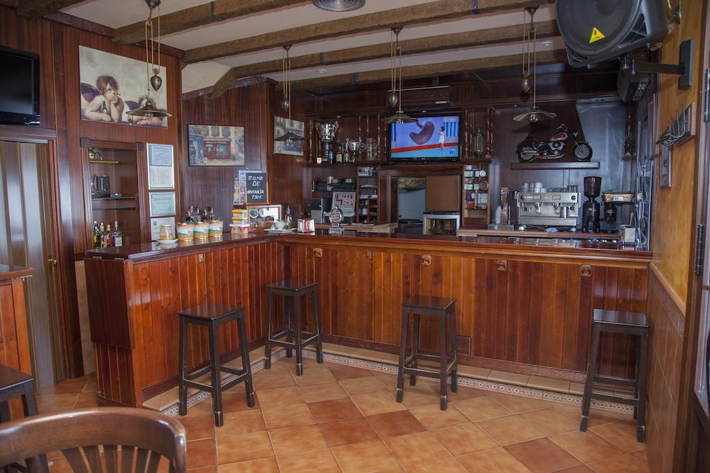 Hostal Pension La Ruta Paterna del Campo Habitación foto