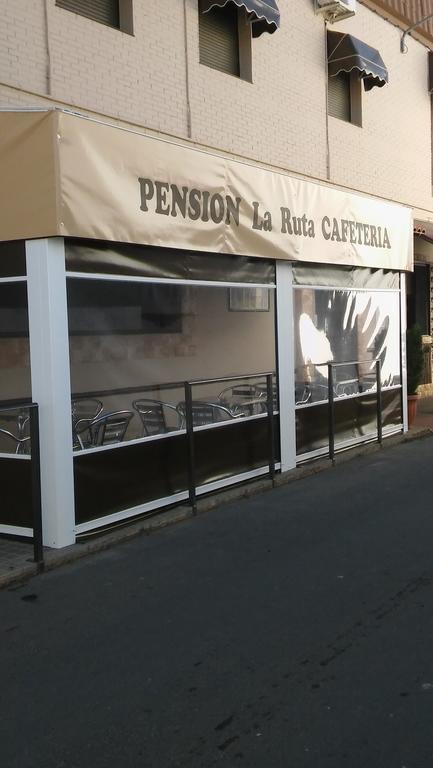 Hostal Pension La Ruta Paterna del Campo Exterior foto