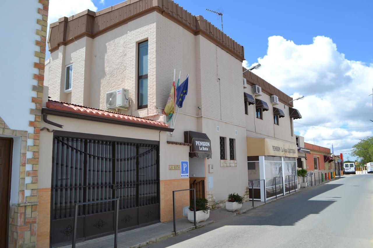 Hostal Pension La Ruta Paterna del Campo Exterior foto