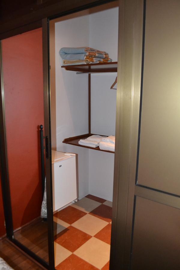 Hostal Pension La Ruta Paterna del Campo Exterior foto