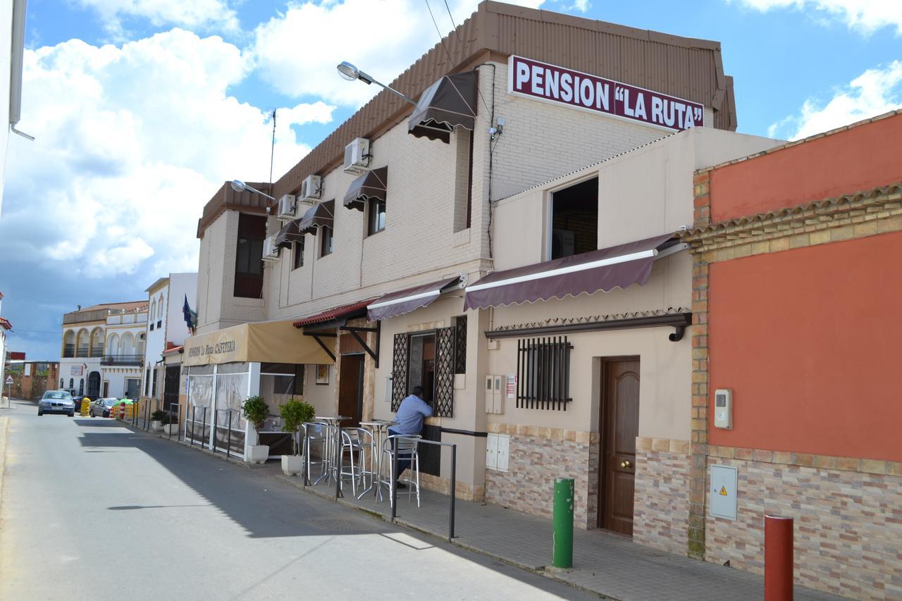 Hostal Pension La Ruta Paterna del Campo Exterior foto