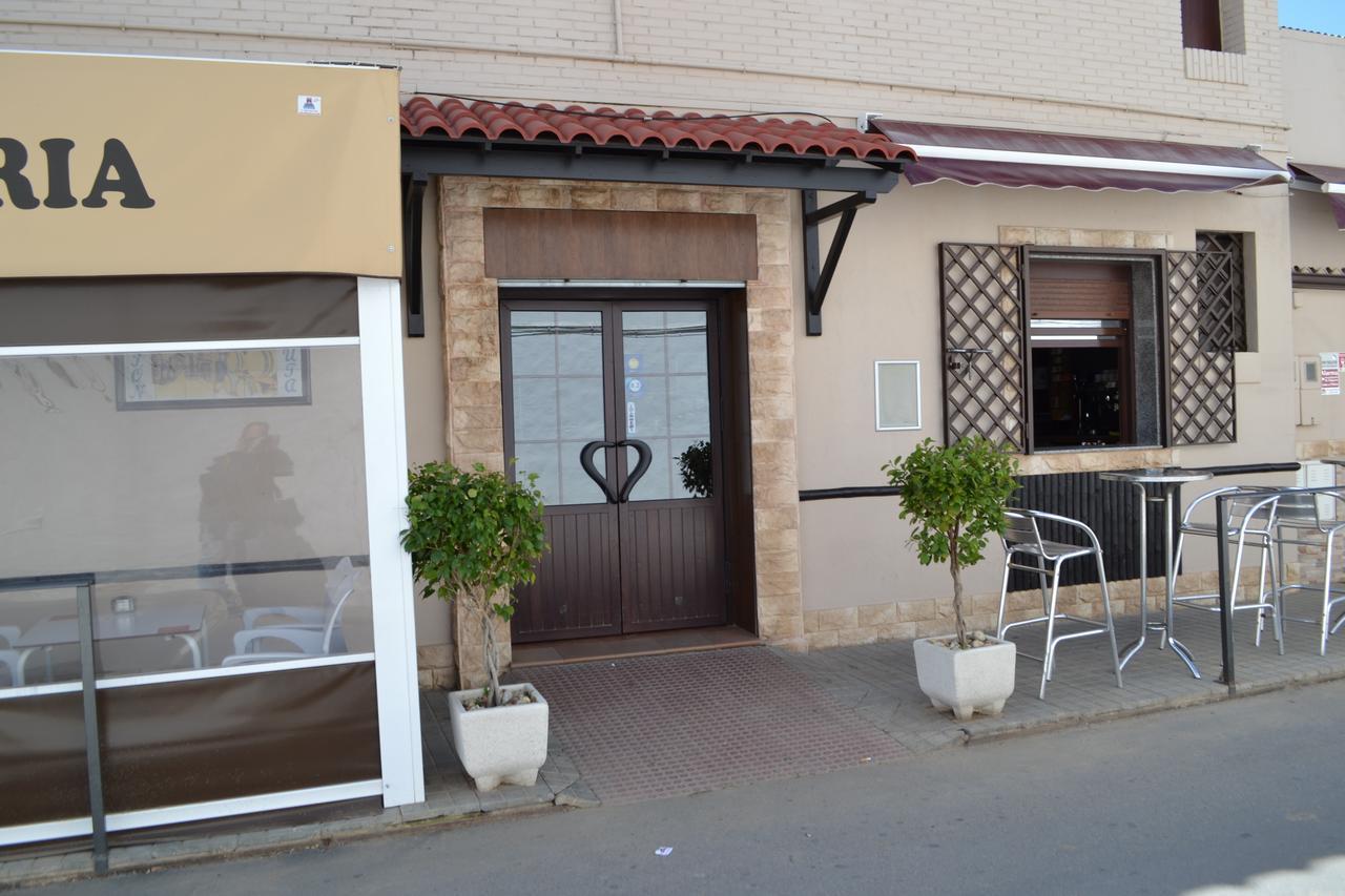 Hostal Pension La Ruta Paterna del Campo Exterior foto
